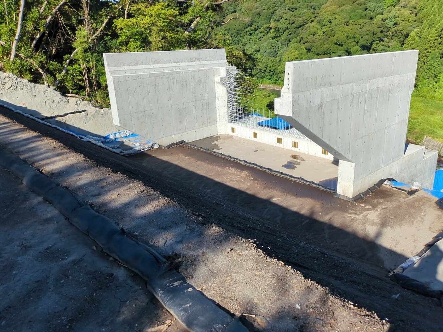 日南・志布志道路前川橋下部工（A2）工事